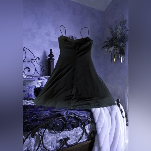 Beautiful 90’s dress - Picture 2 of 7